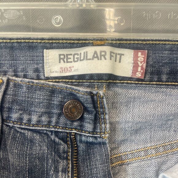 Levis 505 Jeans Mens 31x30 Straight Regular Fit Mid Rise Med Wash - Picture 3 of 10